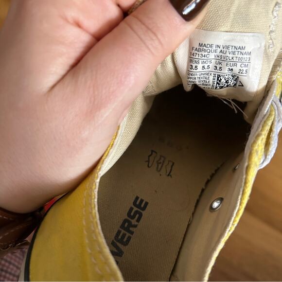 Converse Chuck Taylor All-Star Classic Yellow Sneakers Low Top Size W5.5 / M3.5 - Picture 9 of 10